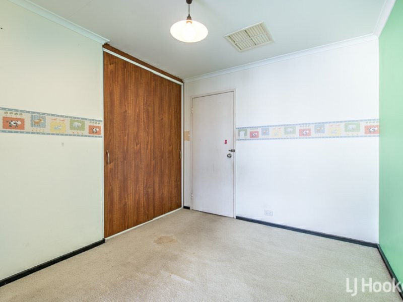 8 Tullamore Avenue, Thornlie WA 6108