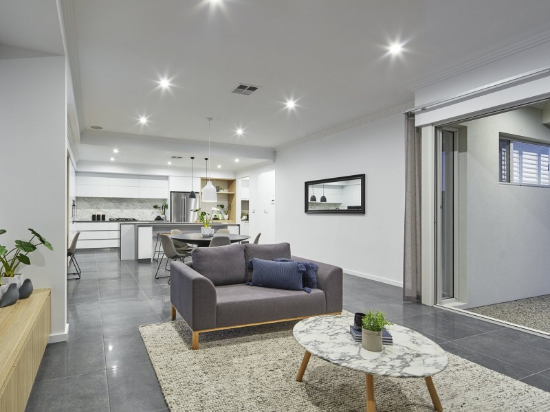 6 Beethoven Street, Banksia Grove WA 6031