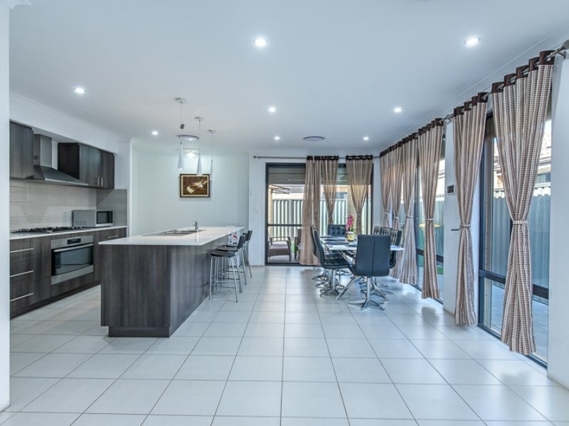 31 Carbeen View, Piara Waters WA 6112
