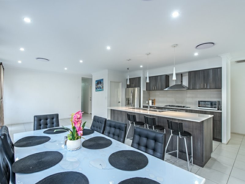 31 Carbeen View, Piara Waters WA 6112