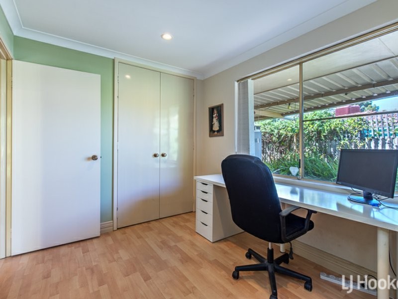 8 Cavalier Court, Thornlie WA 6108