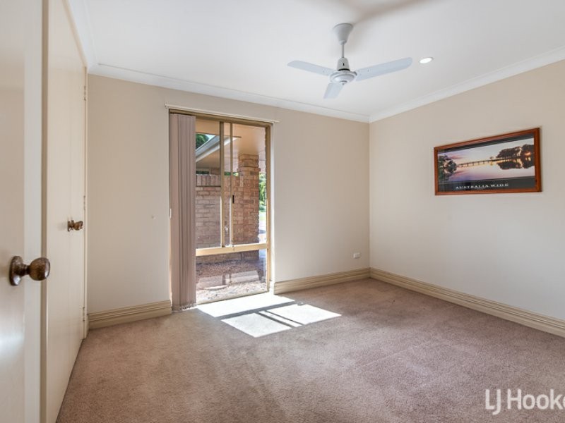 8 Cavalier Court, Thornlie WA 6108