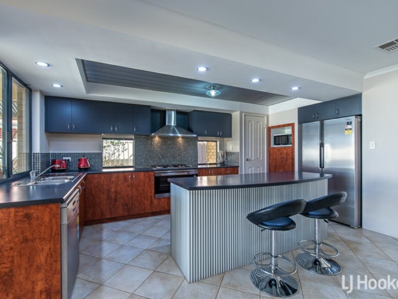 20 Campbell Road, Canning Vale WA 6155