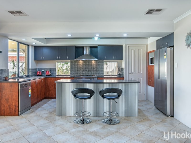 20 Campbell Road, Canning Vale WA 6155