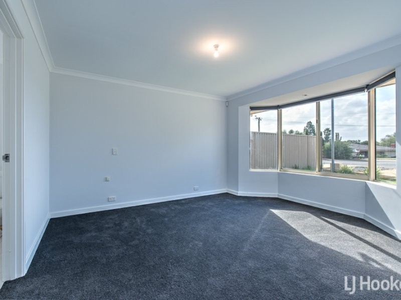 42 Redfox Crescent, Huntingdale WA 6110