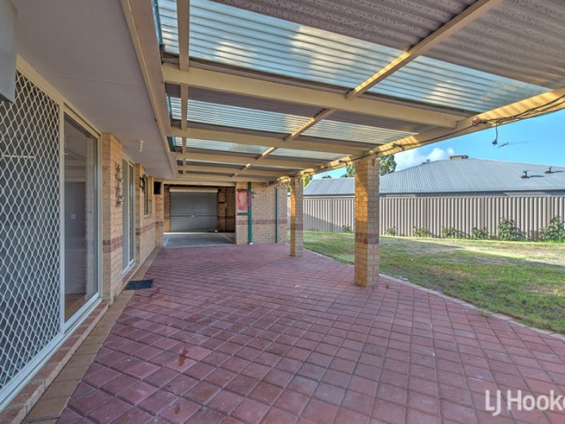 42 Redfox Crescent, Huntingdale WA 6110