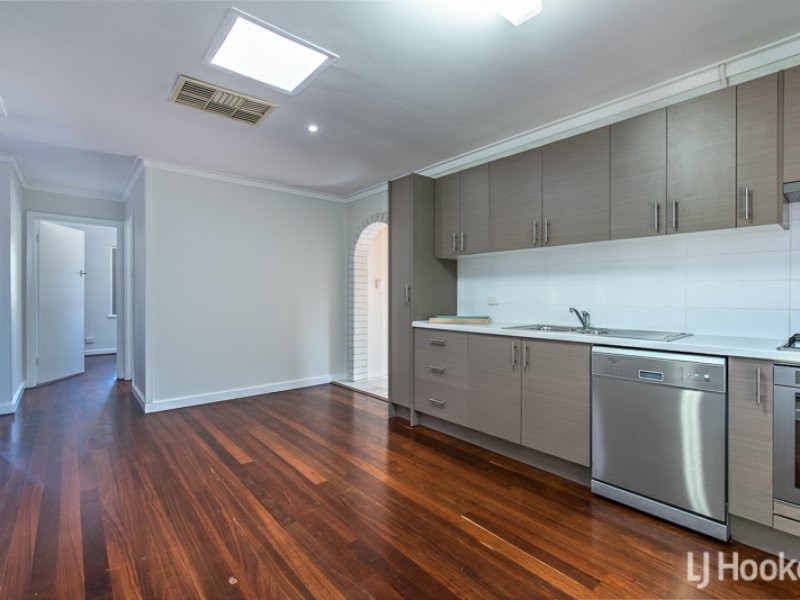 15 Camborne Way, Thornlie WA 6108