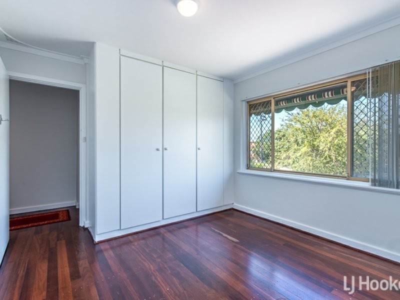 15 Camborne Way, Thornlie WA 6108