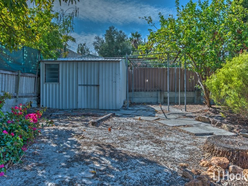 15 Camborne Way, Thornlie WA 6108