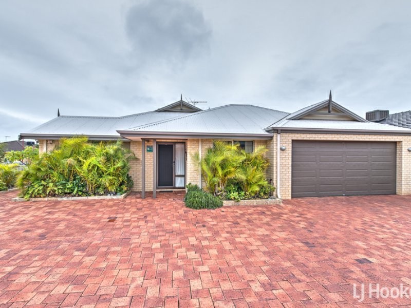 1/8 Haigh Road, Canning Vale WA 6155