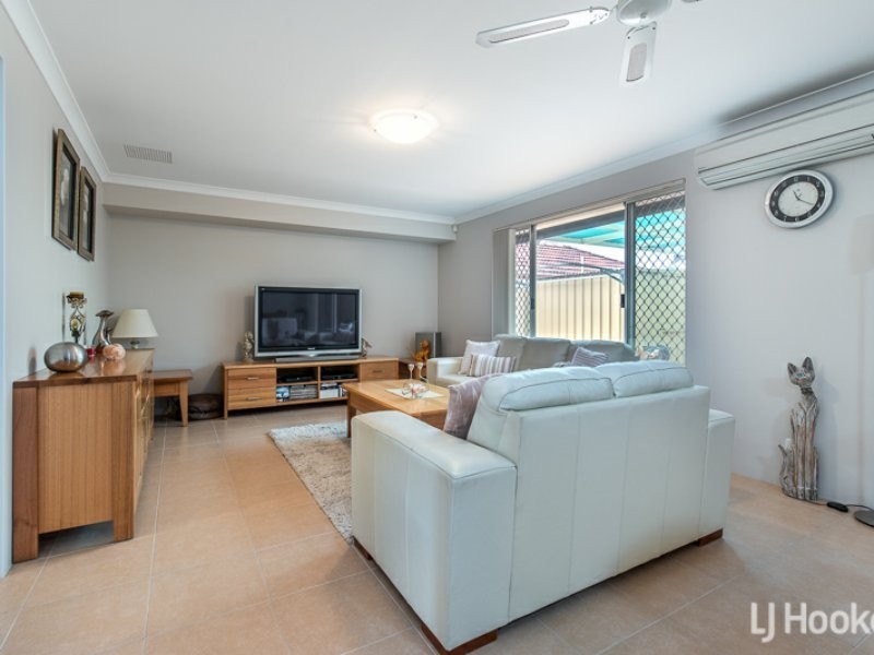 1/8 Haigh Road, Canning Vale WA 6155