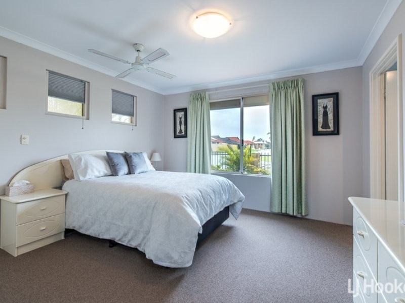 1/8 Haigh Road, Canning Vale WA 6155