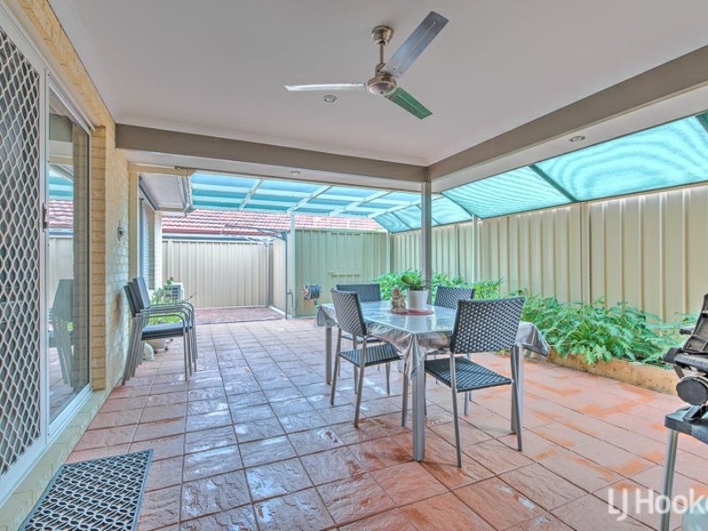 1/8 Haigh Road, Canning Vale WA 6155