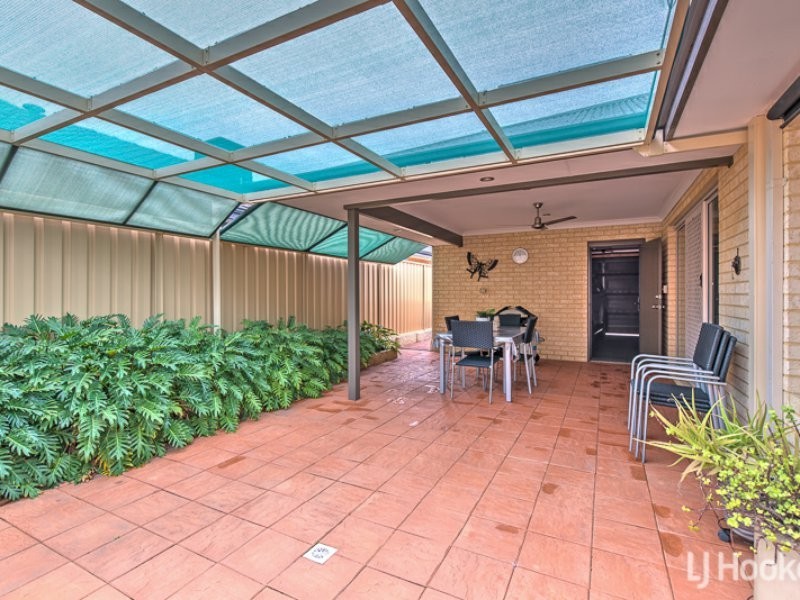 1/8 Haigh Road, Canning Vale WA 6155