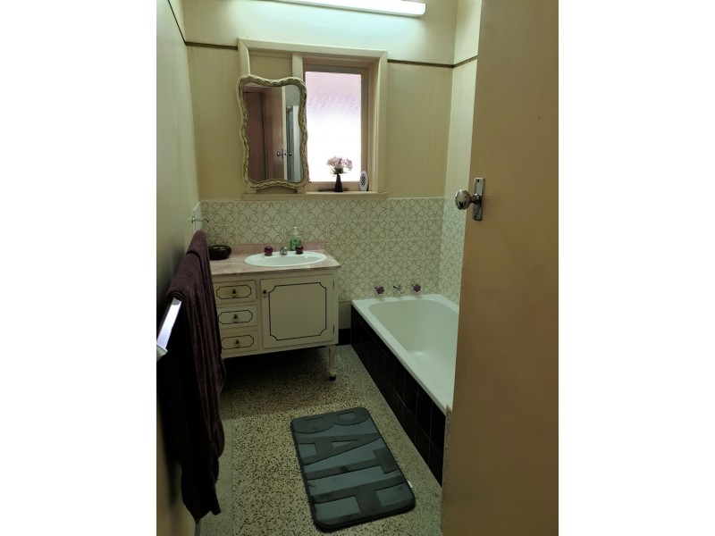 24 Range View Way, Thornlie WA 6108