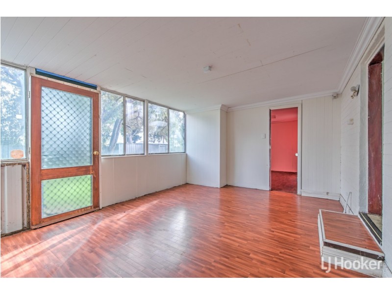 2 Delamere Way, Camillo WA 6111