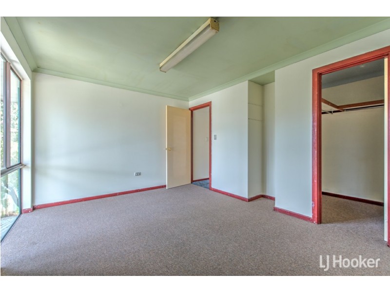 2 Delamere Way, Camillo WA 6111