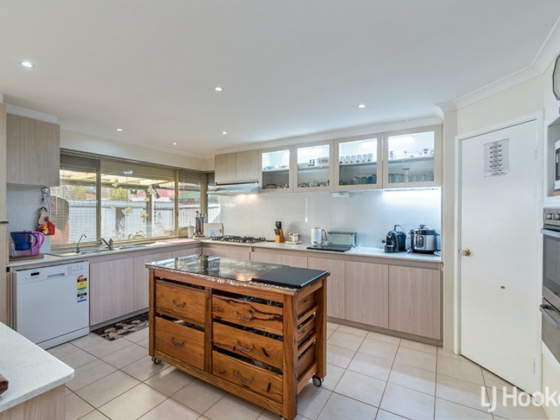 10 Dryandra Way, Thornlie WA 6108