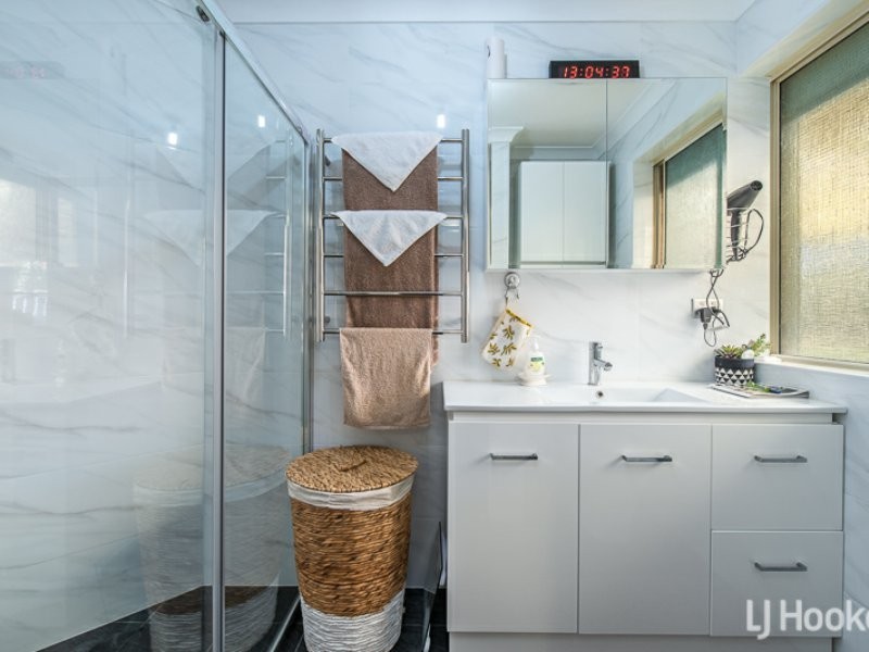 10 Dryandra Way, Thornlie WA 6108