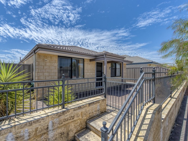 22 Holmes Street, Southern River WA 6110