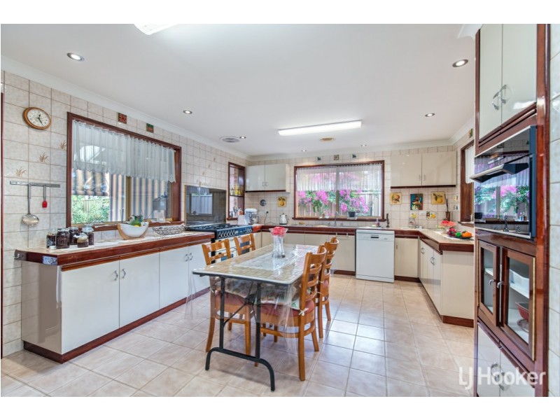 23 Stonecreek Close, Thornlie WA 6108