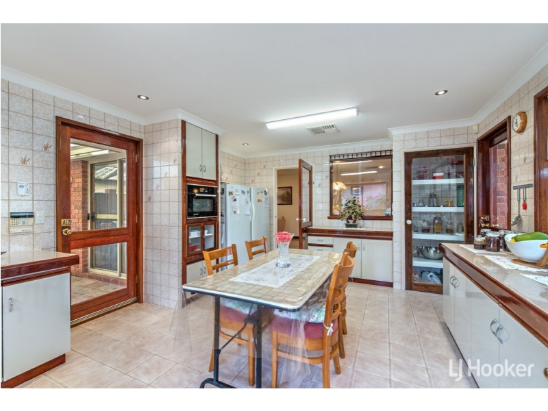 23 Stonecreek Close, Thornlie WA 6108