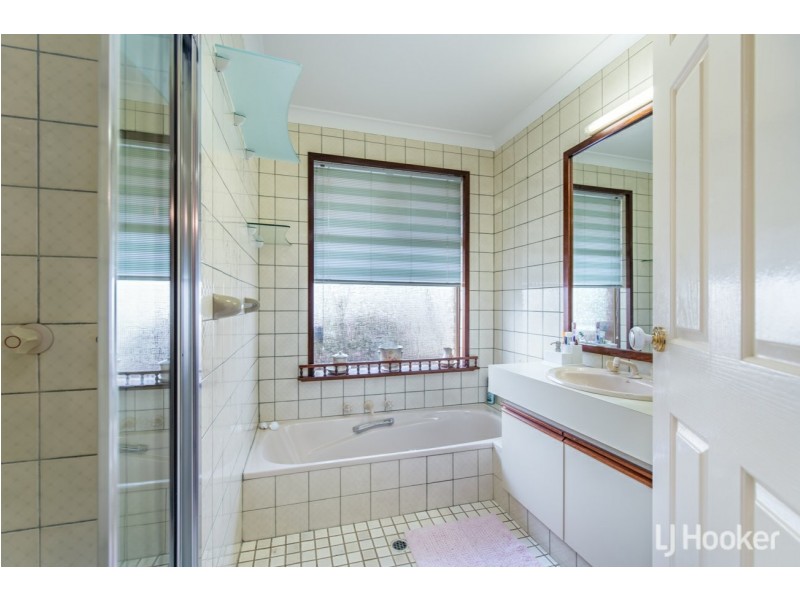 23 Stonecreek Close, Thornlie WA 6108