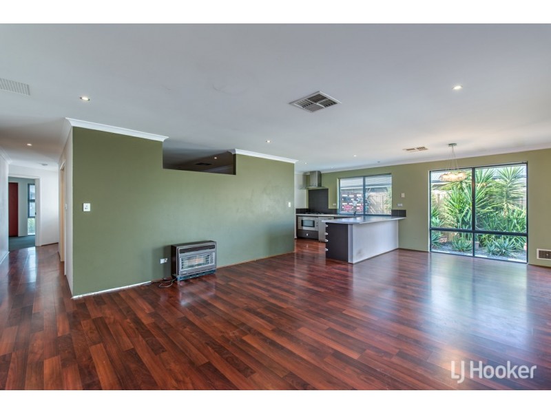 16 Grenoble Street, Piara Waters WA 6112