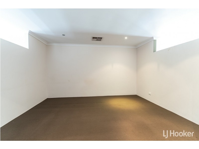 16 Grenoble Street, Piara Waters WA 6112