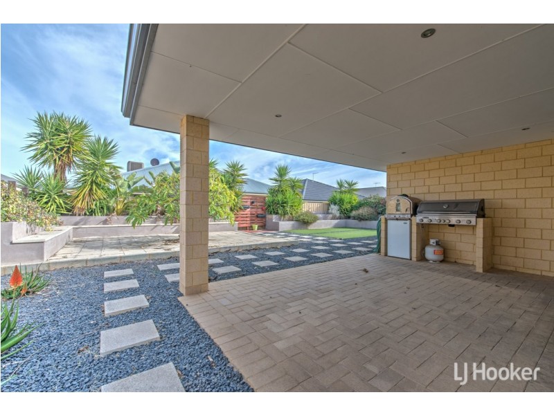 16 Grenoble Street, Piara Waters WA 6112