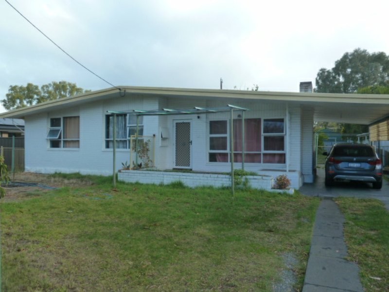 27 Wicklow Street, Thornlie WA 6108