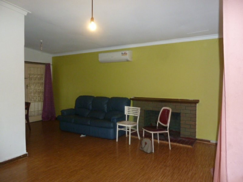 27 Wicklow Street, Thornlie WA 6108