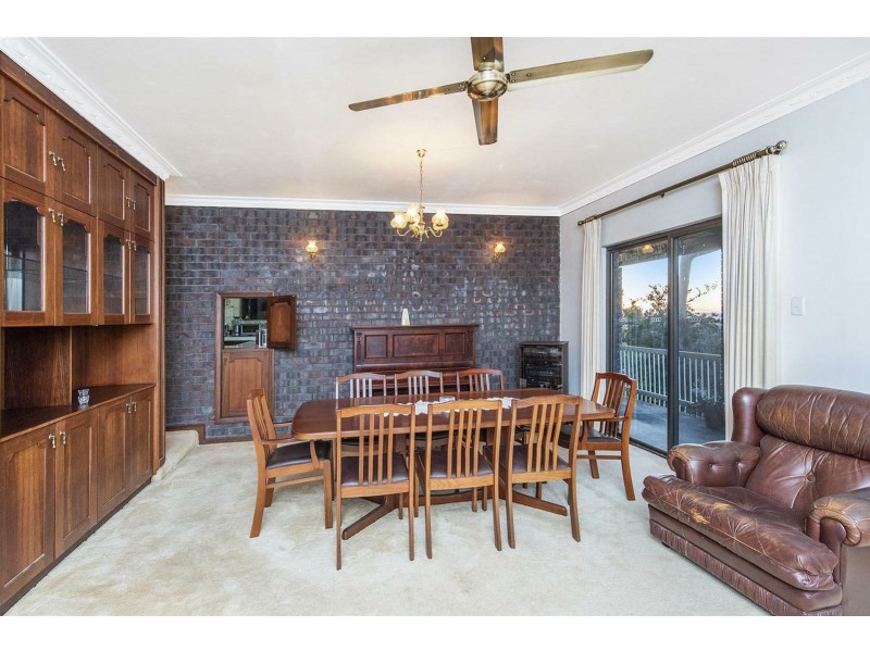 1 Howard Place, Kelmscott WA 6111