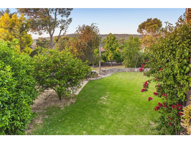 1 Howard Place, Kelmscott WA 6111