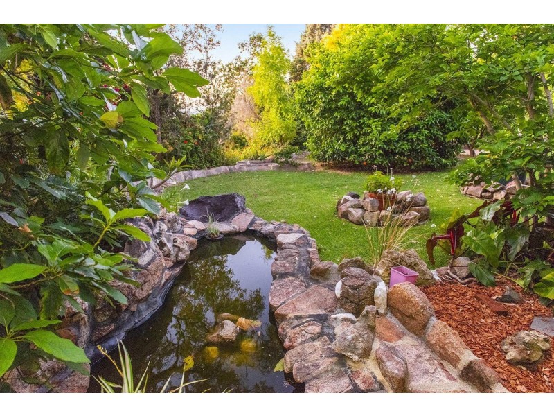 1 Howard Place, Kelmscott WA 6111