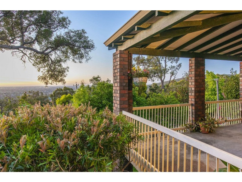 1 Howard Place, Kelmscott WA 6111