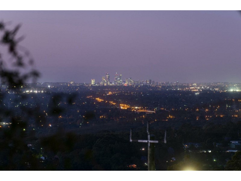 1 Howard Place, Kelmscott WA 6111