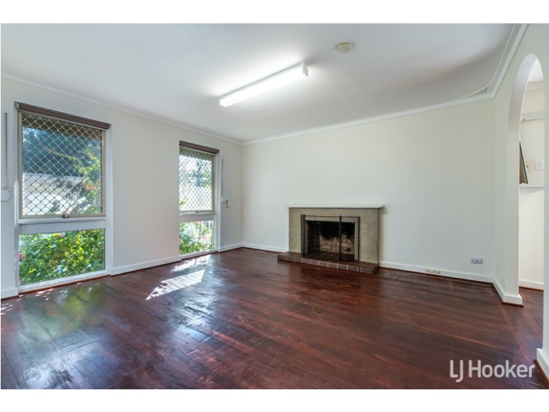 11 Lorenzo Street, Thornlie WA 6108