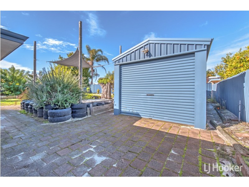 11 Lorenzo Street, Thornlie WA 6108