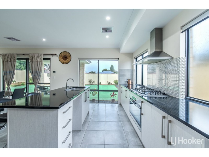 8B Yale Road, Thornlie WA 6108