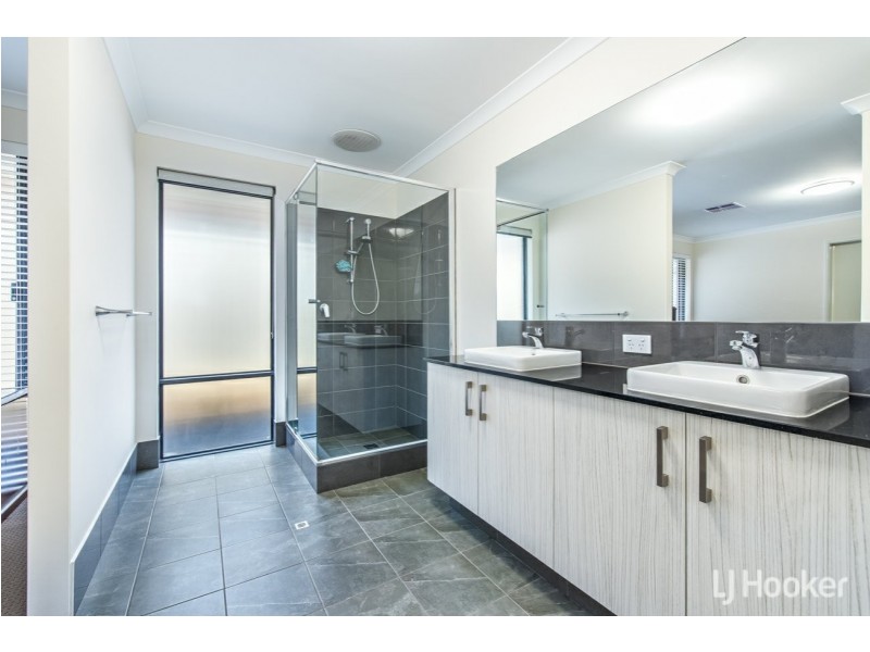 8B Yale Road, Thornlie WA 6108