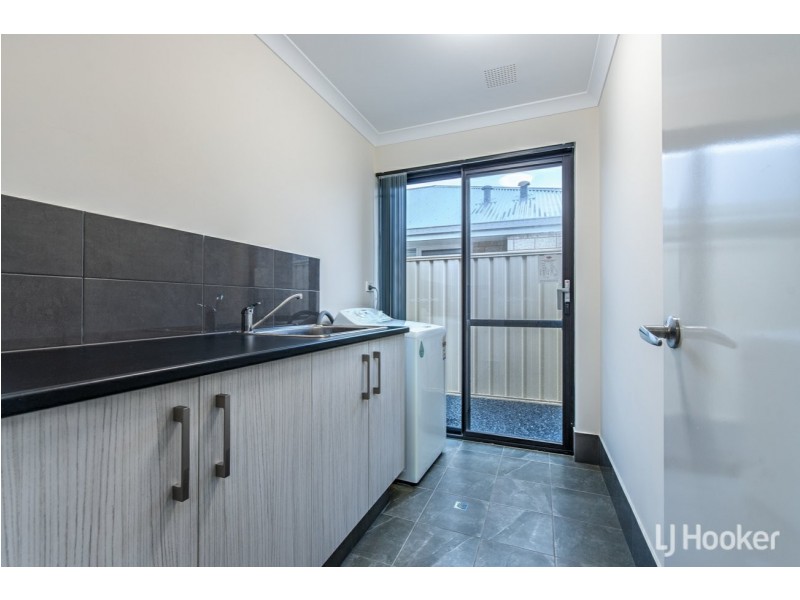 8B Yale Road, Thornlie WA 6108
