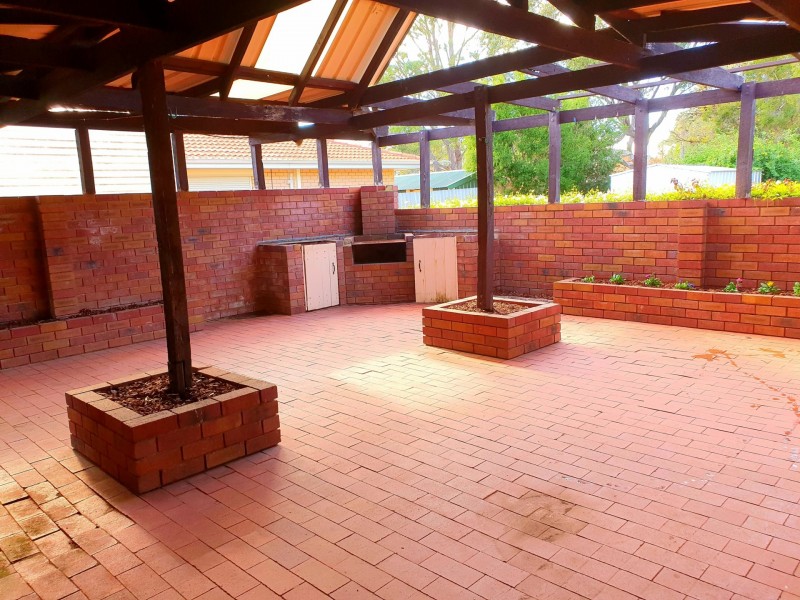 20 Cowan Street, Armadale WA 6112