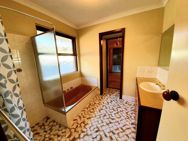 20 Cowan Street, Armadale WA 6112