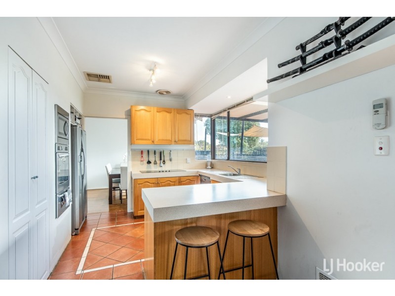 16 Chevalier Way, Thornlie WA 6108