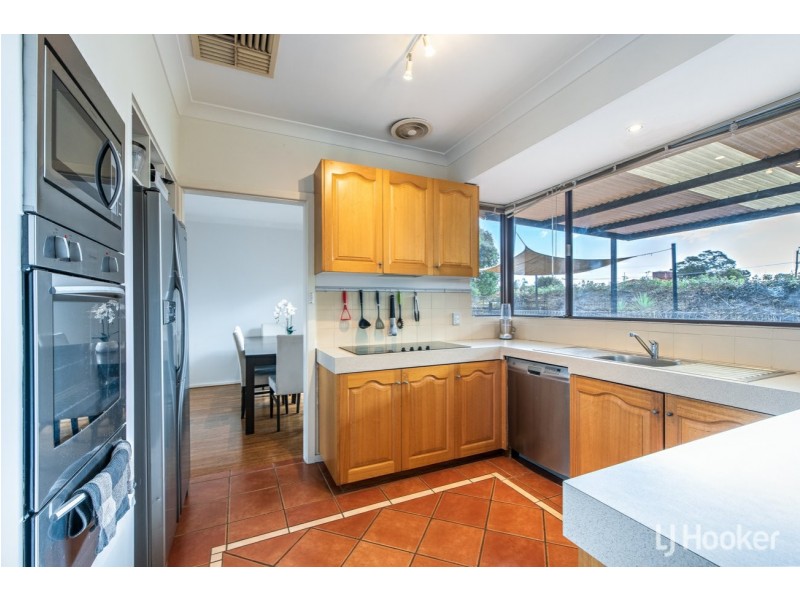 16 Chevalier Way, Thornlie WA 6108