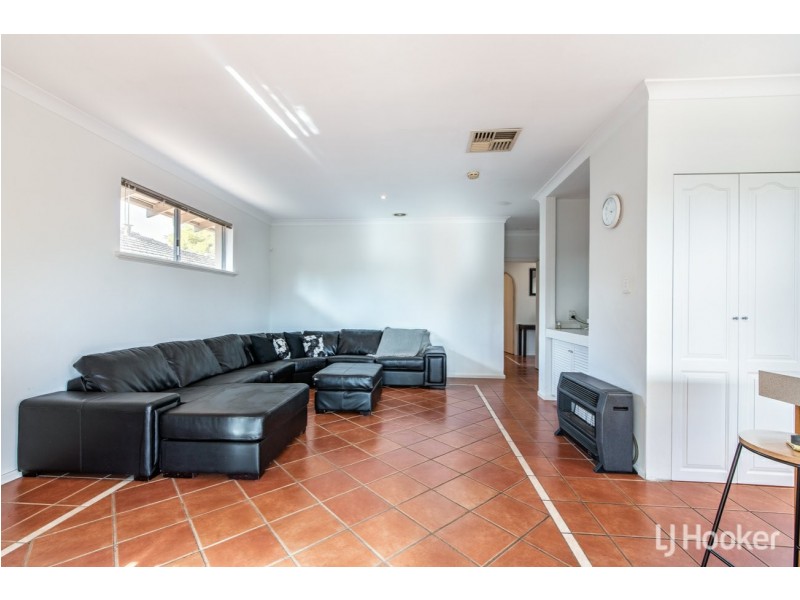 16 Chevalier Way, Thornlie WA 6108