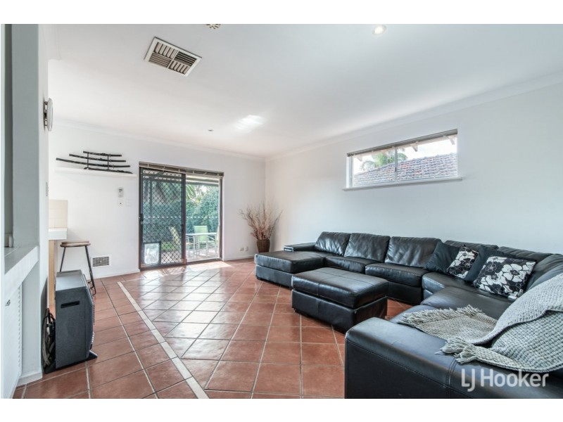 16 Chevalier Way, Thornlie WA 6108