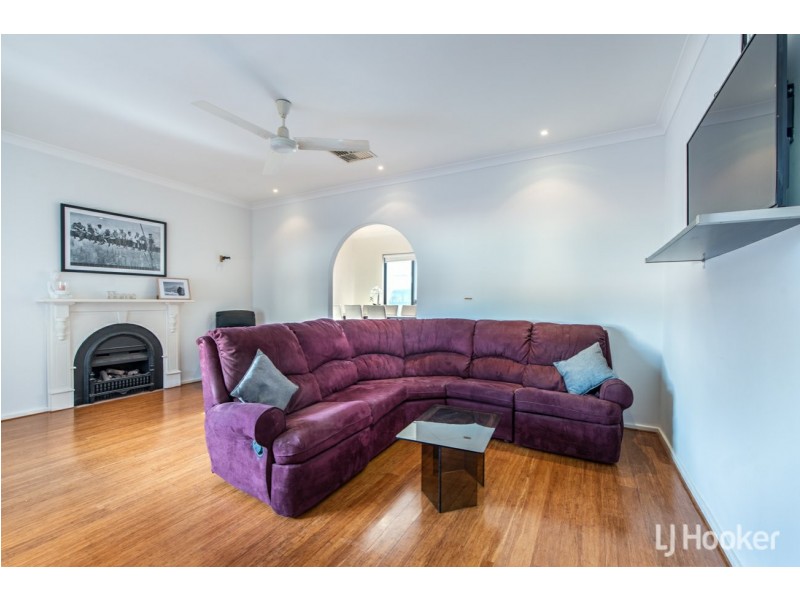 16 Chevalier Way, Thornlie WA 6108