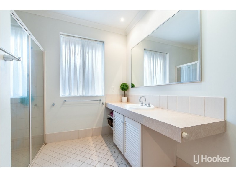 16 Chevalier Way, Thornlie WA 6108